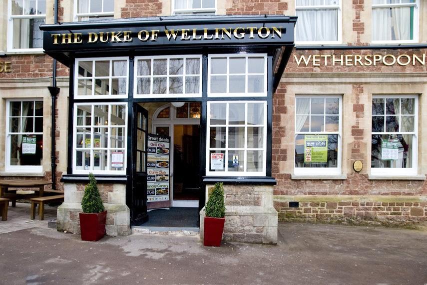 فندق The Duke Of Wellington Wetherspoon مينهيد المظهر الخارجي الصورة